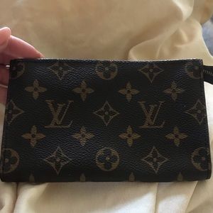 Auth Louis Vuitton Accessories Pouch/REPAIRED